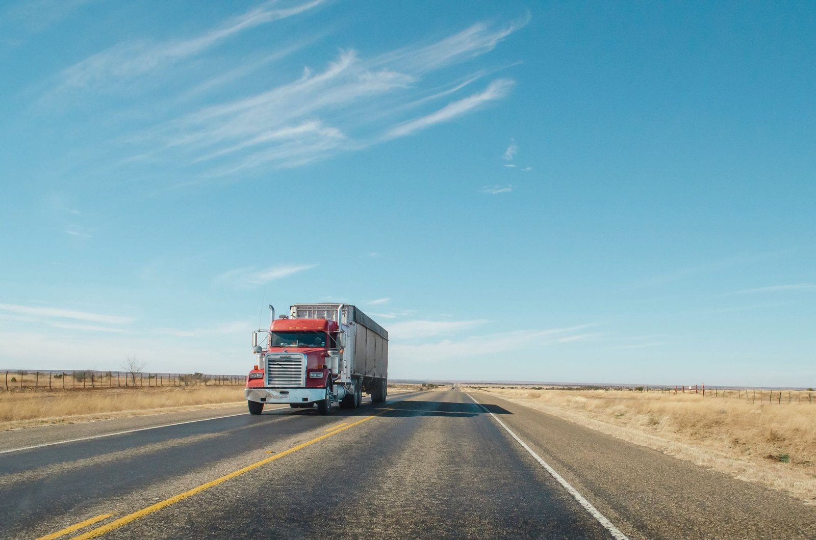 Top Reasons You Should Consider Full Truckload Shipping for Shipping Goods